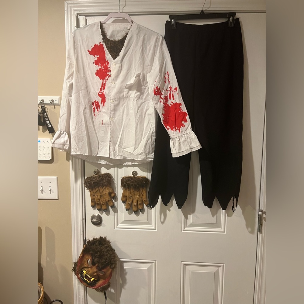 Teen Werewolf Halloween costume kids XL (mens 38/40)